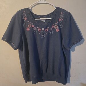 Alfred Dunner Blue Top with Pink Floral Details Size Medium
